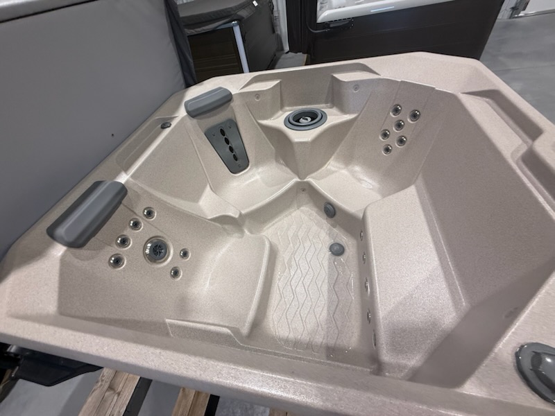 2023 HotSpot SX - $5,995 - Image 3